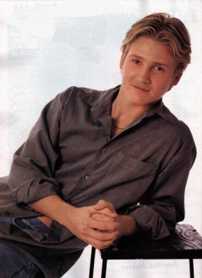 1990s_-_unknowmagazine_281529.jpg