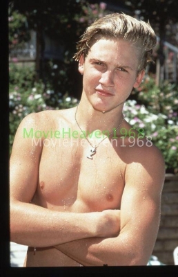1990s_-_unknowmagazine_282229.jpg