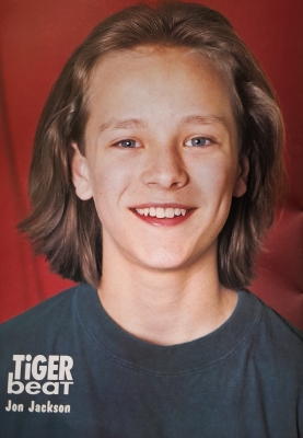 1995-11-TigerBeat-JonathanJackson.jpg