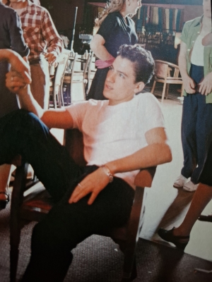 1998-05_-_Teen_People_-_Andrew_281029.jpg