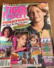 Filename=1996-02_-_TigerBeat_28129.jpg
Filesize=198KiB
Dimensions=810x1080
Date added=Sep 09, 2025 1996-02_-_TigerBeat_28129.jpg