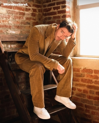 2024-12-10_-_Thom_Kerr_for_Wonderland_28229.jpg